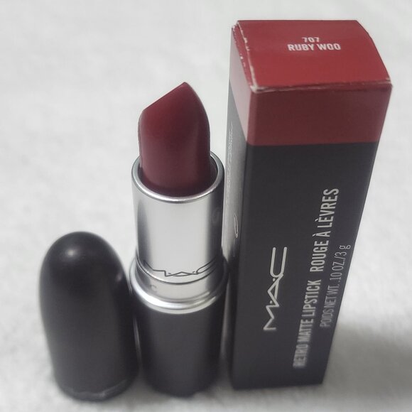 MAC Retro Matte Lipstick Ruby Woo 707 - Picture 2 of 8